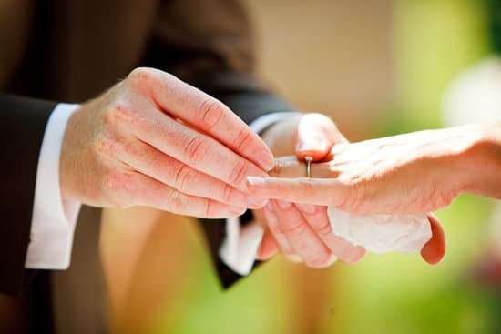 Can I Clean My Wedding Dress at Home 1 Home cleaning your wedding dress: tips and tricks for CAN I CLEAN MY WEDDING DRESS AT HOME