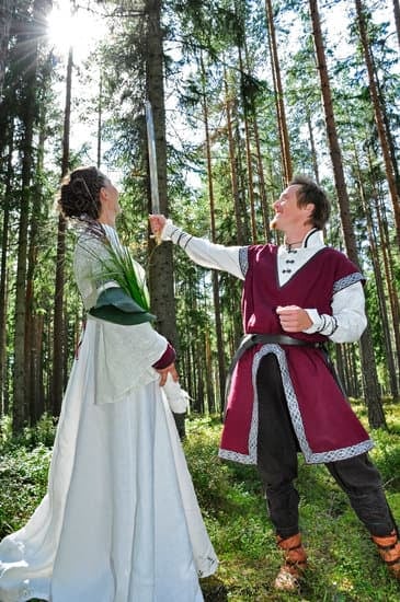 Step-by-step guide on how do you buy a wedding ring