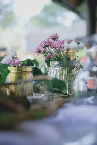 Affordable luxury transport: How much to hire a limo for a wedding