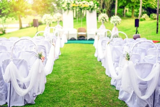 Do You Pay for Guests Destination Wedding 17 Destination Wedding Expenses: Do You Pay for Guests - All-Inclusive Packages & Etiquette