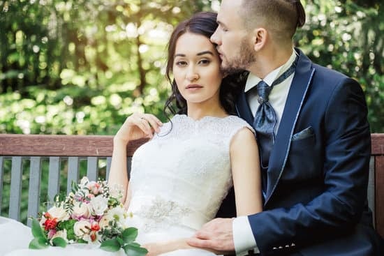 How Long Before Your Wedding Should You Buy Your Dress 19 How long before your wedding should you buy your dress Timely reminders for wedding dress shopping