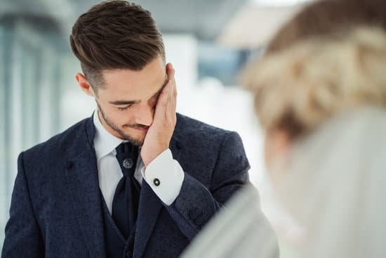 What does it mean to elope a wedding: couple running off together for a private ceremony