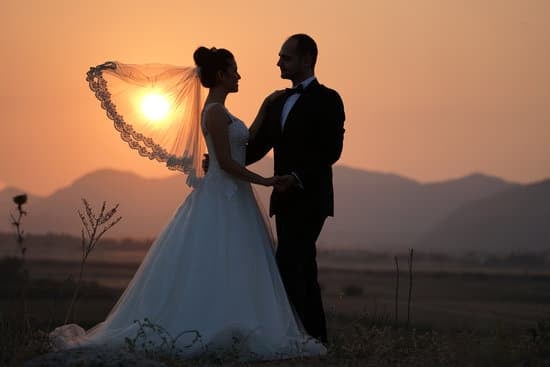 Wedding Tipping Etiquette: Who to Tip at the Wedding