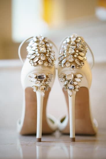 How Much Do You Tip Your Wedding Florist 1 How much do you tip your wedding florist Proper etiquette and amounts for tipping your florist
