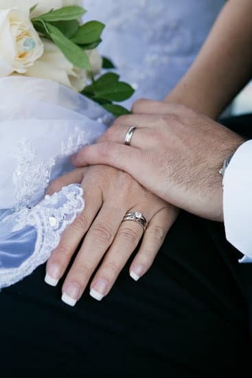 Are Wedding Gifts a Thing 9 Exquisite wedding gifts are a tradition worth keeping