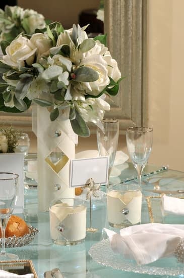 Guidance on How to Commemorate a Loved One at a Wedding: Personalized Memorial Candle