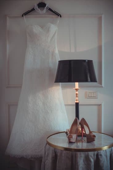 How Much Should Wedding Hair and Makeup Cost: Factors to Consider