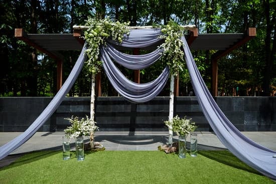 Chic and Elegant: How to Style Bob for Wedding