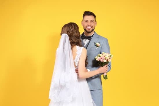 Do You Buy Parents Gifts for Your Wedding 1 do you buy parents gifts for your wedding