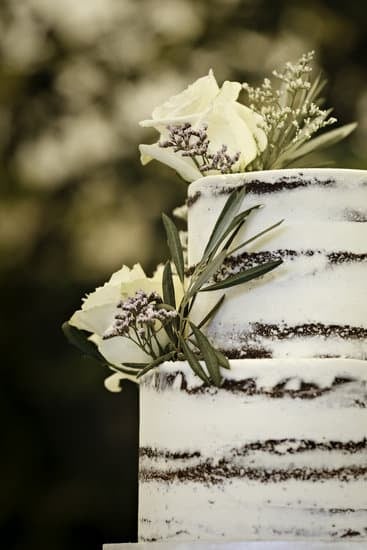 What to write in a wedding card: heartfelt congratulations and best wishes to the happy couple