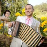 Live band and DJ for unforgettable Wedding Reception Entertainment