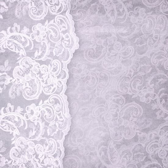 How to Address Escort Cards for Wedding: Proper Etiquette and Tips for Guests