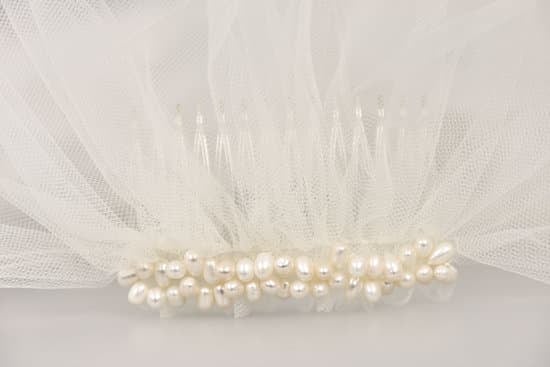 What to Put on a Wedding Website 1 What to put on a wedding website: event details, RSVP, registry, and love story