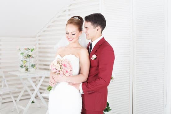 How Much Should You Tip a Wedding Caterer 1 How much should you tip a wedding caterer: A guide to gratuity etiquette