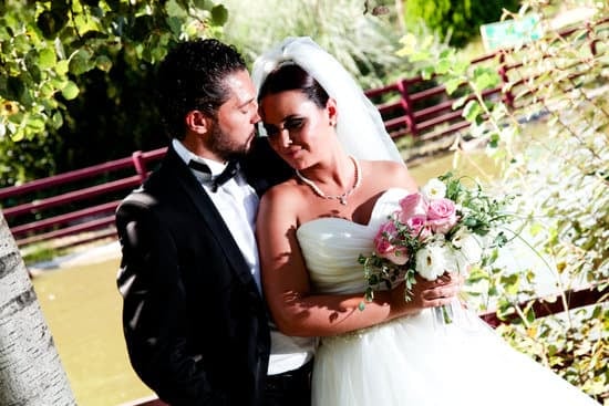 When Is the Unity Ceremony in a Wedding 1 When is the unity ceremony in a wedding Timing & details for this traditional event