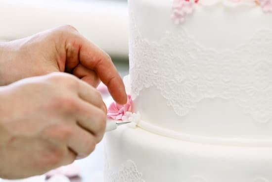 How Much Is a Good Cash Wedding Gift 1 How much is a good cash wedding gift - Choosing the perfect cash wedding gift