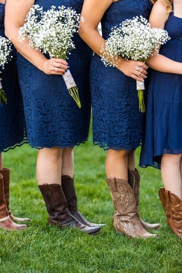 How Long Do I Need a Photographer for My Wedding: Capture Every Moment with Professional Photography Services