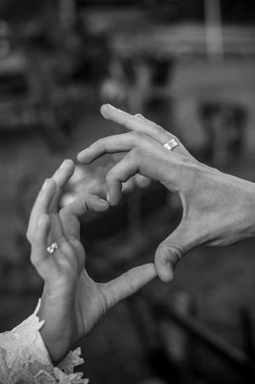 What Finger Is Your Wedding Ring 1 what finger is your wedding ring