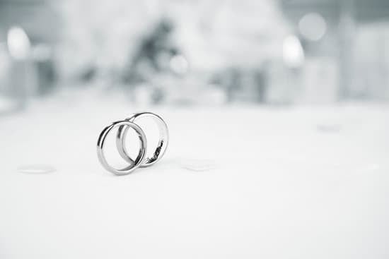 Does a Pastor Officiate a Wedding 1 Photo of a pastor officiating a wedding ceremony