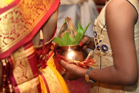 Step-by-step guide: How to clean a beaded wedding dress at home