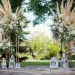 Guides for How to Celebrate Wedding Anniversary with Romantic Dinner and Personalized Gifts