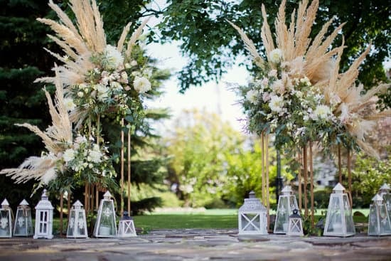 How Much Does Food Cost for Wedding 1 How much does food cost for wedding: Estimating wedding food costs for budget planning