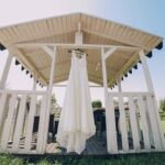 What to Expect at a Courthouse Wedding: Simple Ceremony, Legal Formalities, and Intimate Setting