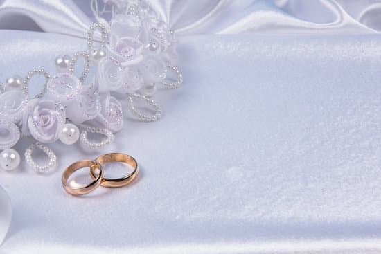 How to Assemble a Wedding Cake 3 Tier 19 How to assemble a wedding cake 3 tier: step-by-step guide with visual instructions