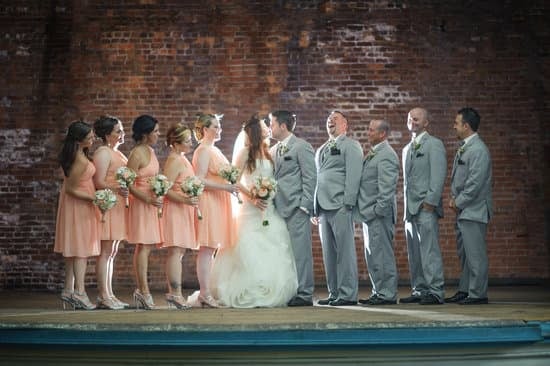 How to Style Curly Hair for Wedding 1 Elegant bridal curls: How to style curly hair for wedding