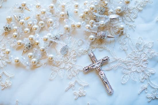 How Can I Sell My Wedding Dress Online 1 how can i sell my wedding dress online