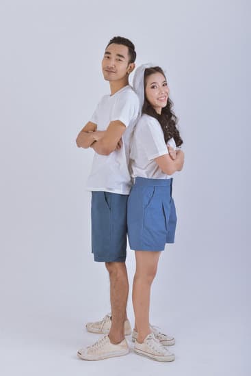 Red gown: Appropriate for black tie wedding - Can I wear red to a black tie wedding