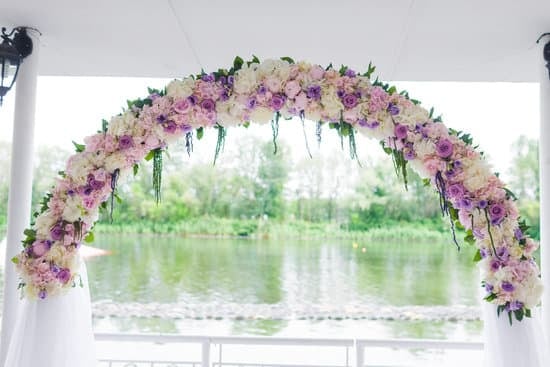 Essential Officiant Requirements: What Do I Need to Officiate a Wedding