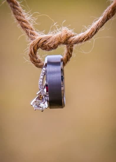 How Much Do You Give for a Wedding Shower Gift 1 How Much to Give for a Wedding Shower Gift: Etiquette and Suggestions