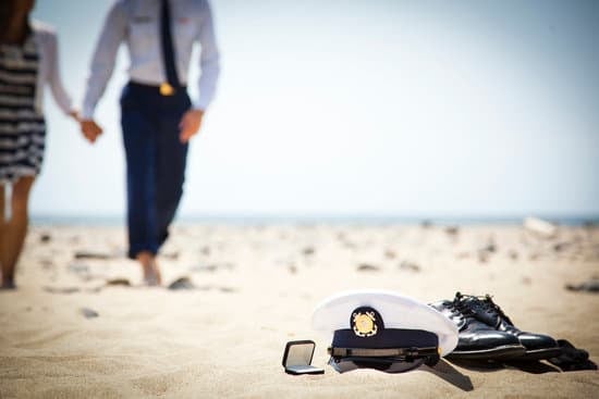 What are the groom's parents responsible for in a wedding: Expectations and Traditions