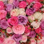 - Beautiful floral arrangements add charm to your wedding. Find out how much are flowers for a wedding
