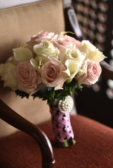 How Much Do Roses Cost for a Wedding 1 Wedding roses cost varies. Budget for roses with quotes from florists