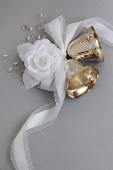 How Much Do You Give for Wedding Gift 2022 1 how much do you give for wedding gift 2022