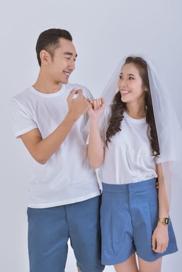 Comparing Silhouettes for Your Big Day