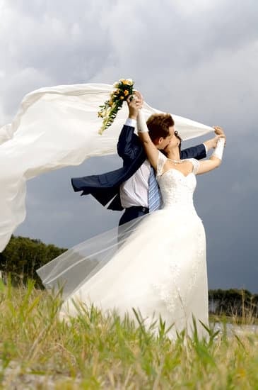 How to End Wedding Vows 1 Crafting the Perfect Closing Words for Your Ceremony
