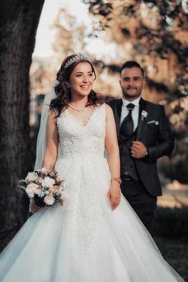 What Size Sparklers for Wedding Exit 1 what size sparklers for wedding exit