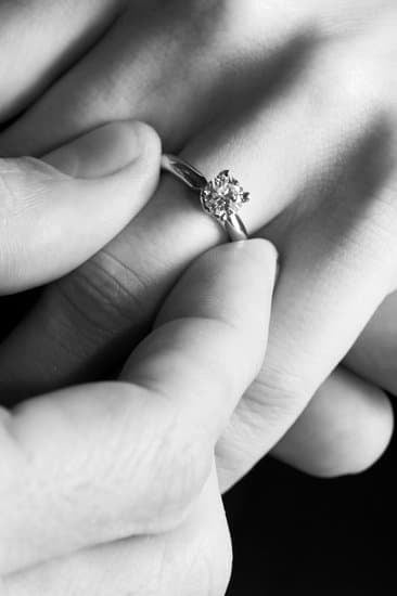 How Many Pictures Should Be in a Wedding Album 1 A Comprehensive Guide