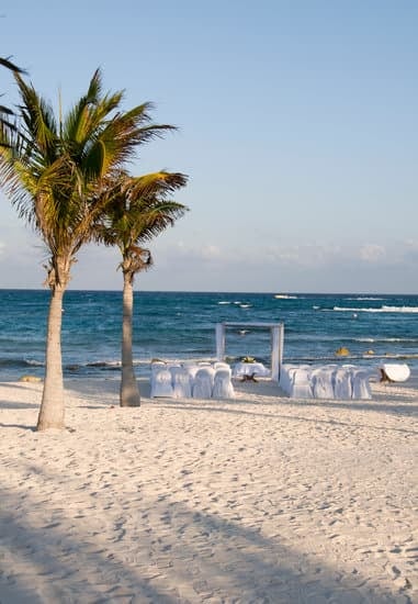 How to build a portable dance floor for wedding receptions