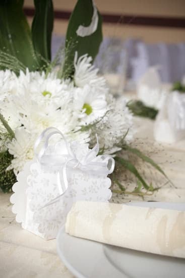 How Much Do Parents Give for Wedding Gift 1 How much do parents typically give for wedding gift etiquette