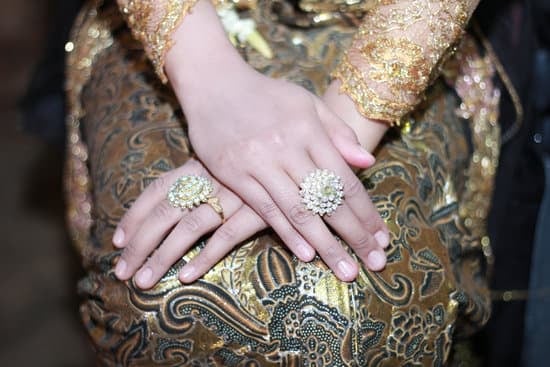 What Is the Going Rate for Wedding Gifts 13 Determining the Going Rate