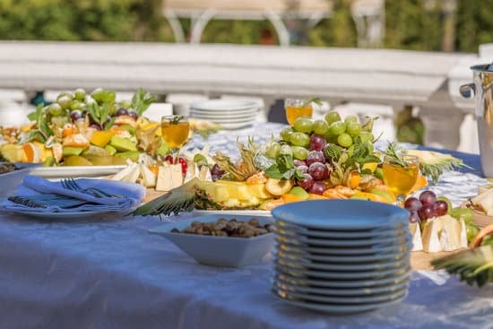 How Do You Start a Wedding Planning Business 3 MUST-READ steps on HOW TO START a successful wedding planning business. Don't miss out