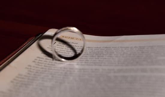 How Much of Your Wedding Budget Should Go to Venue 1 allocate adequate funds for venue based on budget; ask yourself, how much venue