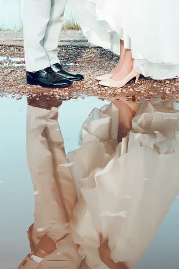 Get a radiant skin glow before your wedding by dermaplaning to achieve a flawless look