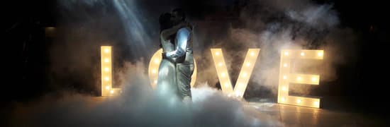 Beach Wedding Ideas 17 Romantic beach wedding setups with sunset views and elegant decor ideas