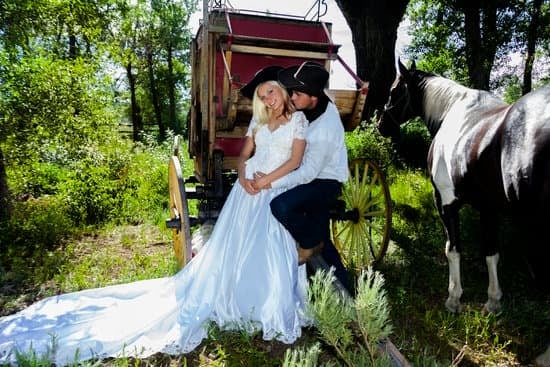 Can I Do My Own Wedding Flowers 1 Tips, Tutorials, and Inspiration for 'Can I Do My Own Wedding Flowers' Couples