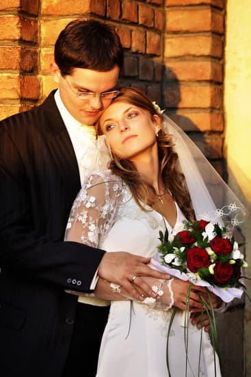 What Is a Destination Wedding 1 A Guide to Travel-Focused Ceremonies